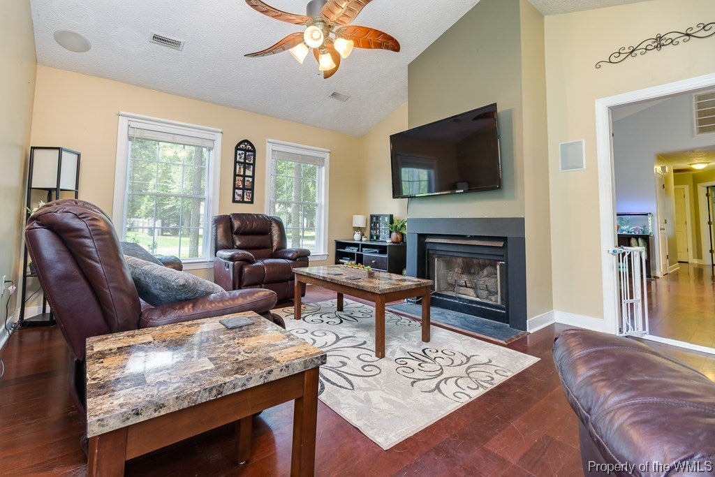 440 Riverside Drive Lanexa, VA 23089 - Photo 11 of 24 Gallery Image 11