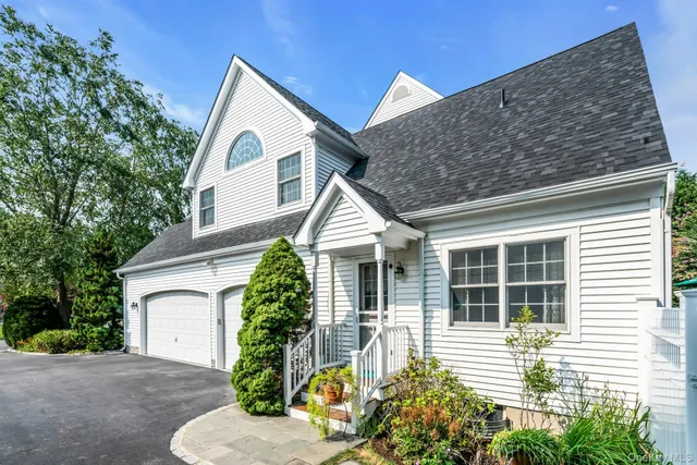 a house view with a outdoor space