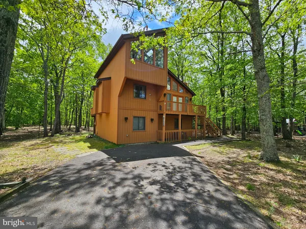 $414,000 | 8226 Woodchuck Court, East Stroudsburg, PA 18301