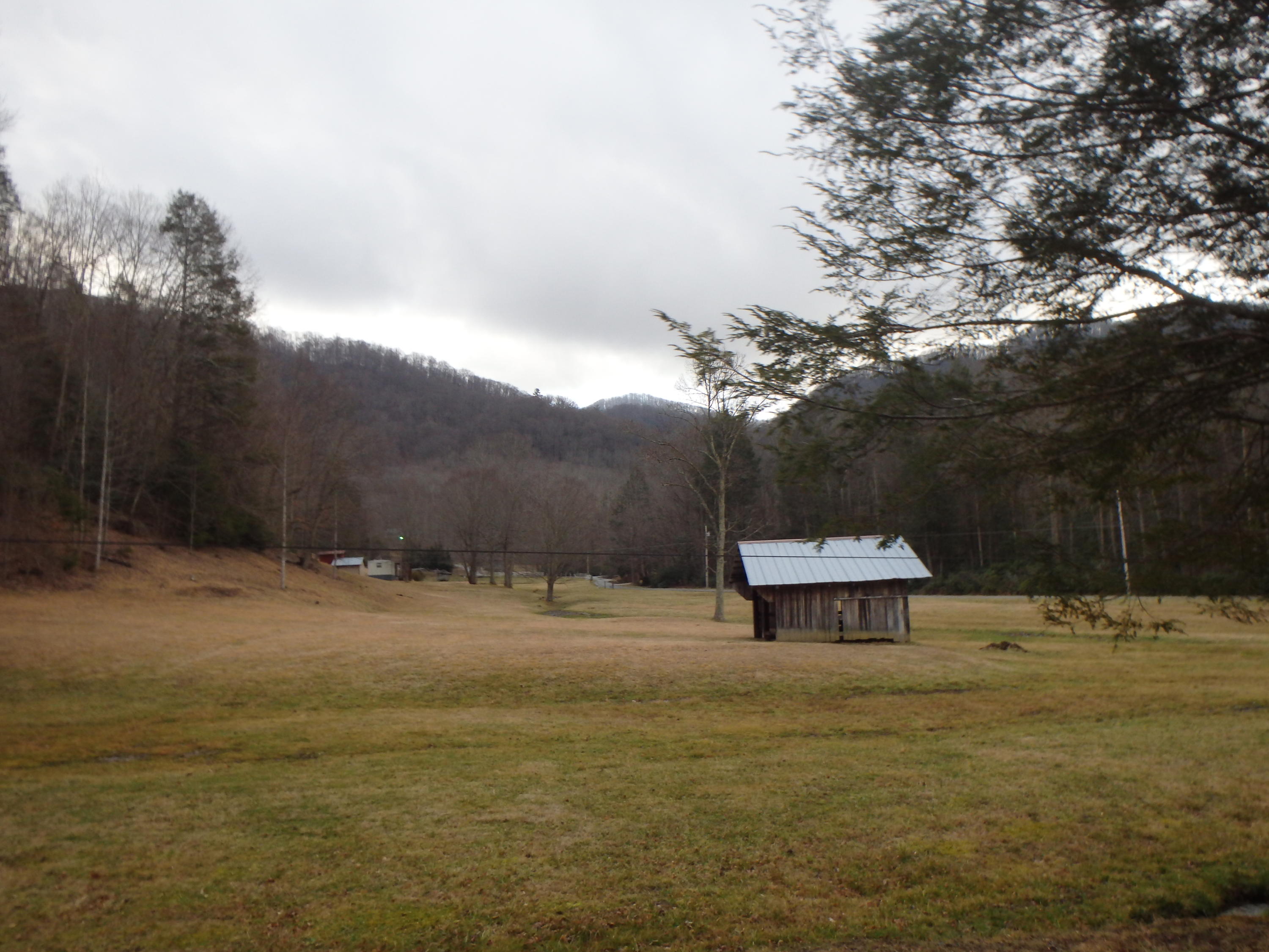 233 Falls Road Hampton, TN 37658 - Photo 11 of 26 P1300508