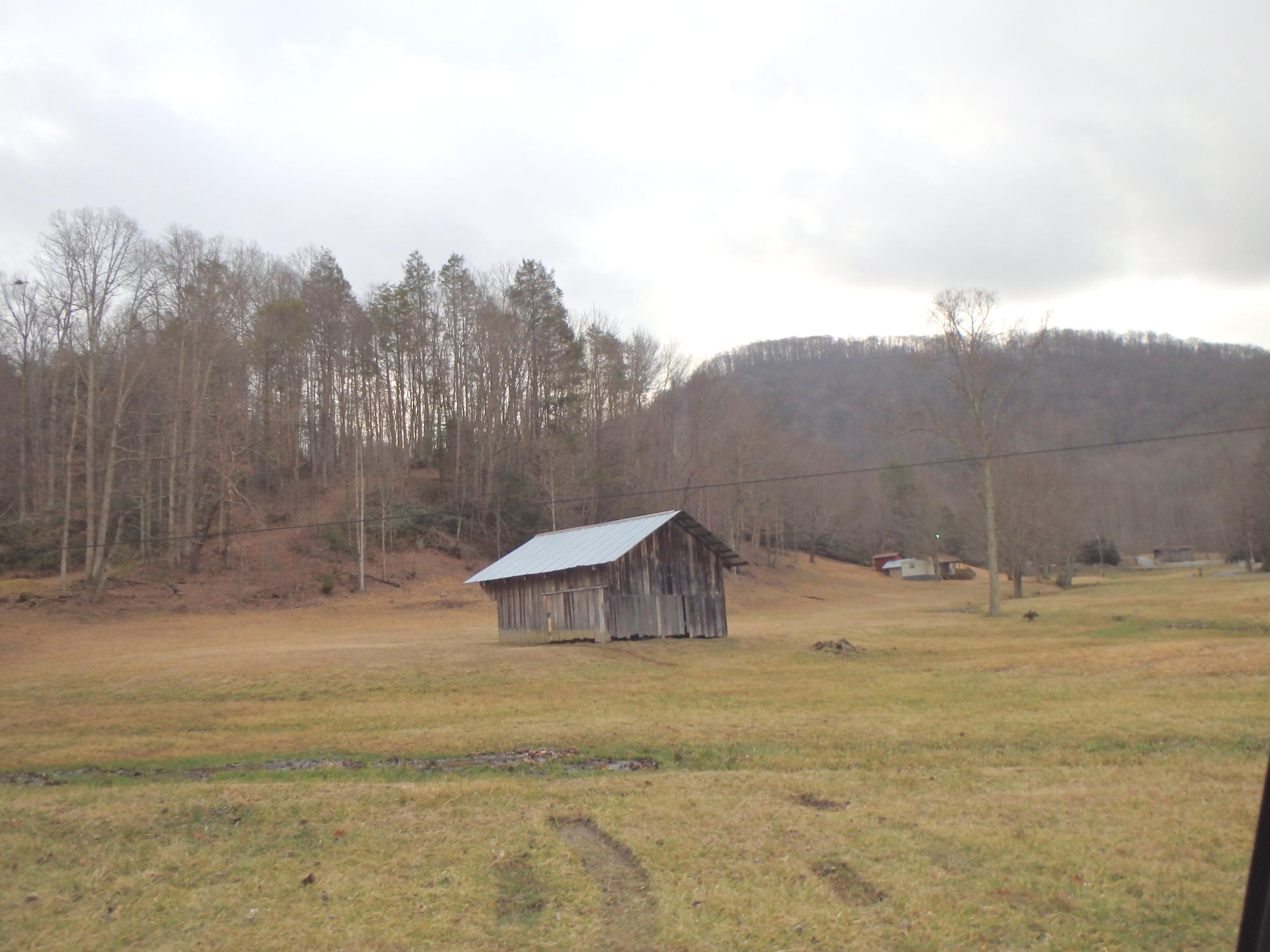 233 Falls Road Hampton, TN 37658 - Photo 10 of 26 P1300507