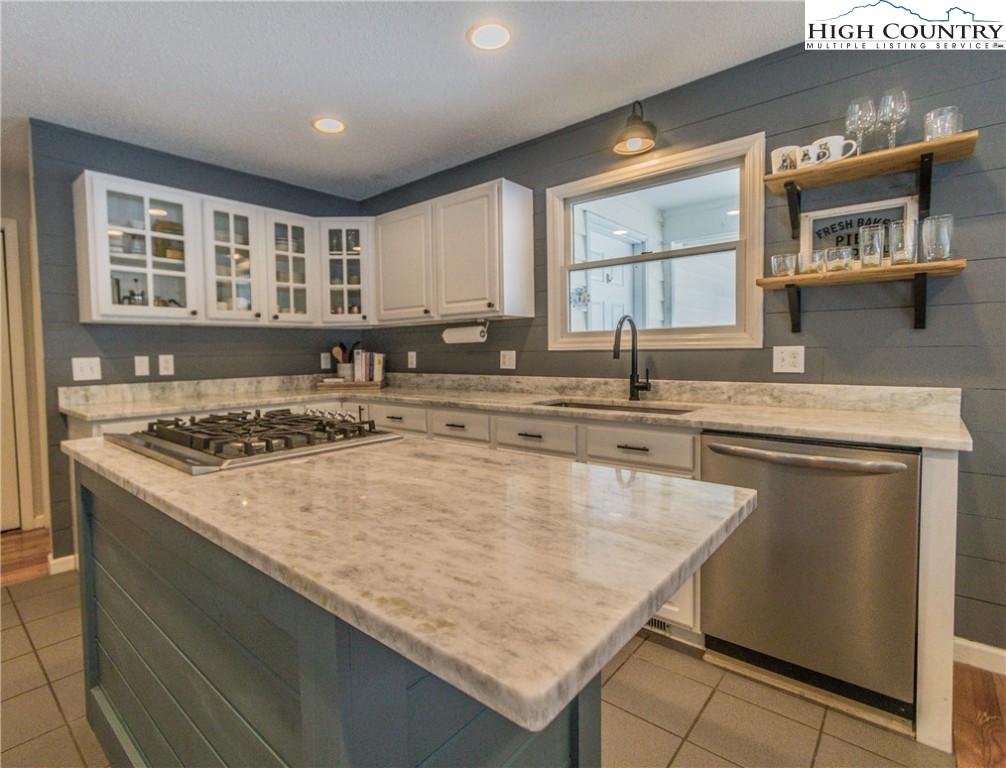 394 Shady Bark Lane Boone, NC 28607 - Photo 7 of 37 Gallery Image 7