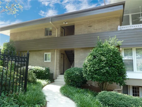 $1,650 | 346 Carpenter Drive Northeast, Unit 4, Atlanta, GA 30328