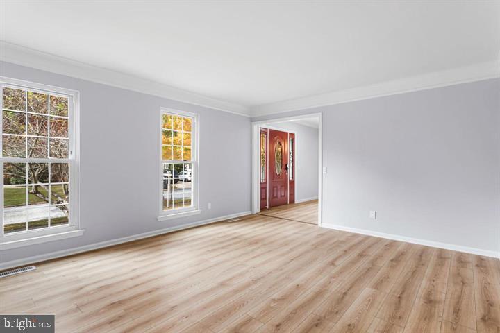 2807 Falling Brook Terrace Hyattsville, MD 20783 - Photo 3 of 48 an empty room with windows