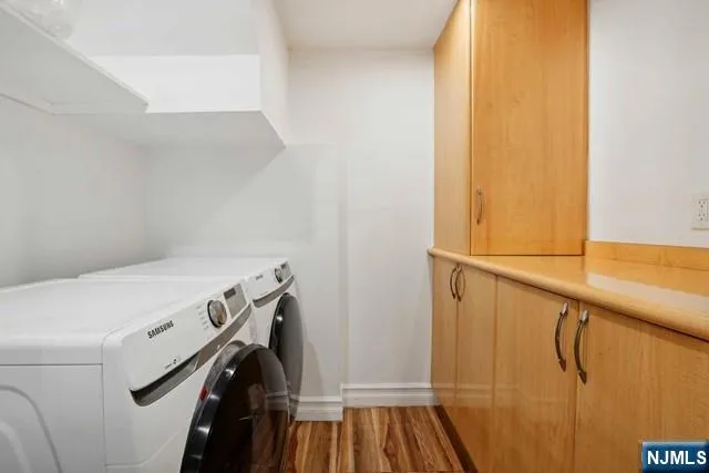 a view of utility room