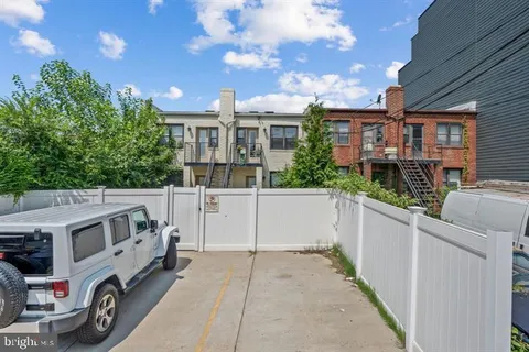 $324,900 | 833 19th Street Northeast, Unit 3, Washington, DC 20002