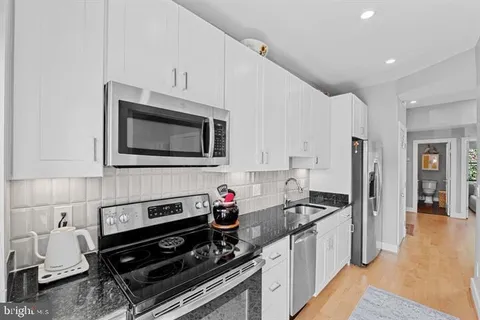 $324,900 | 833 19th Street Northeast, Unit 3, Washington, DC 20002