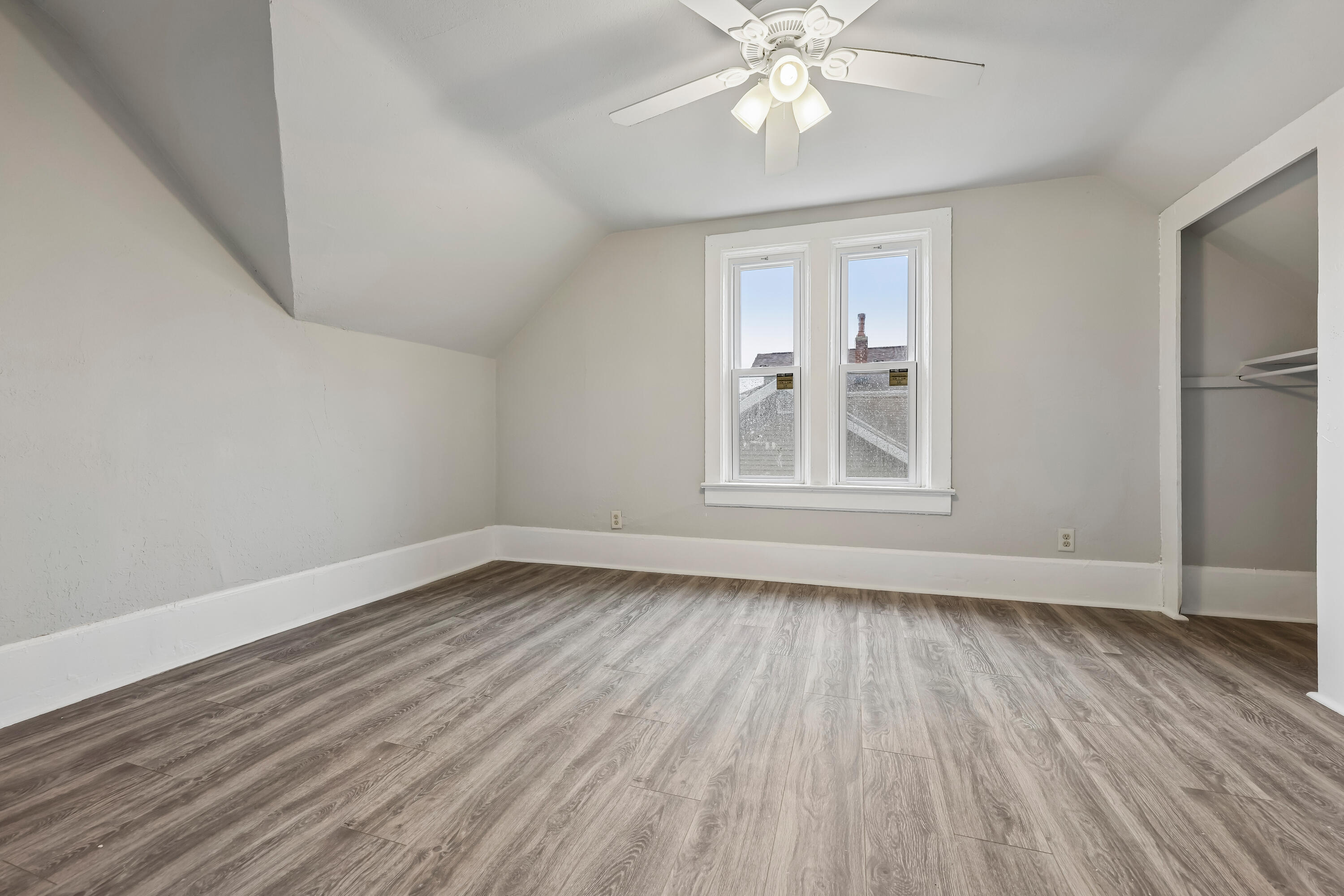 1222 Summit Avenue Racine, WI 53404 - Photo 13 of 22 16-print-Summit Ave-S2506-016
