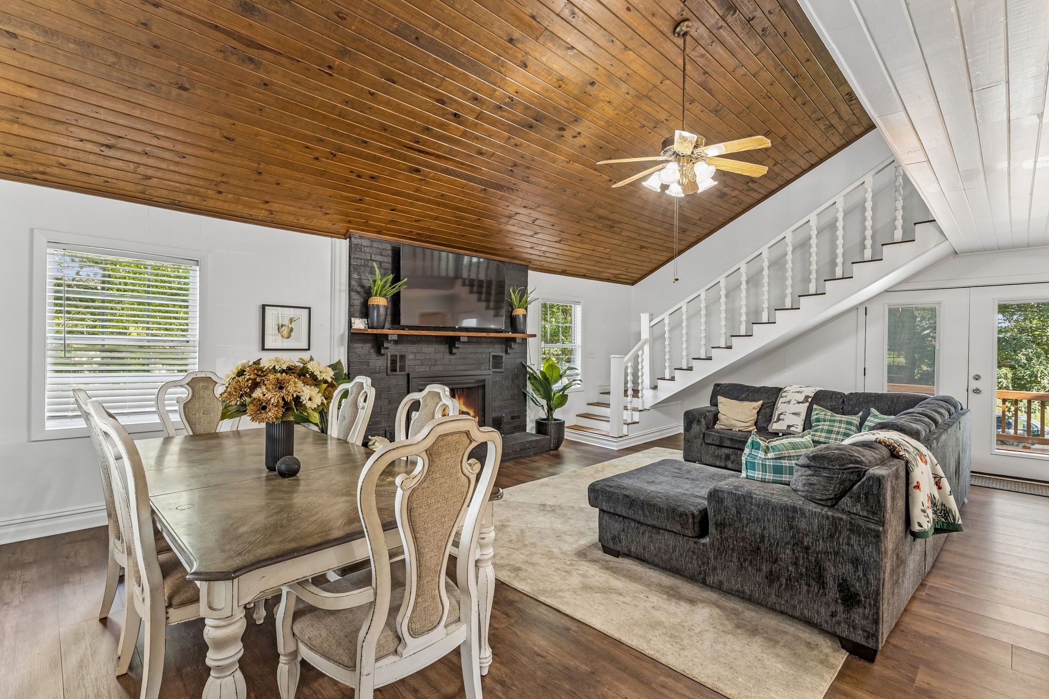 38 North Old Military Road Summertown, TN 38483 - Photo 4 of 22