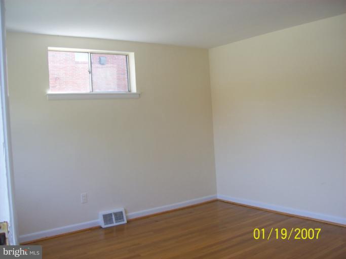 1003 Woodson Road Baltimore, MD 21212 - Photo 10 of 29 Living Room