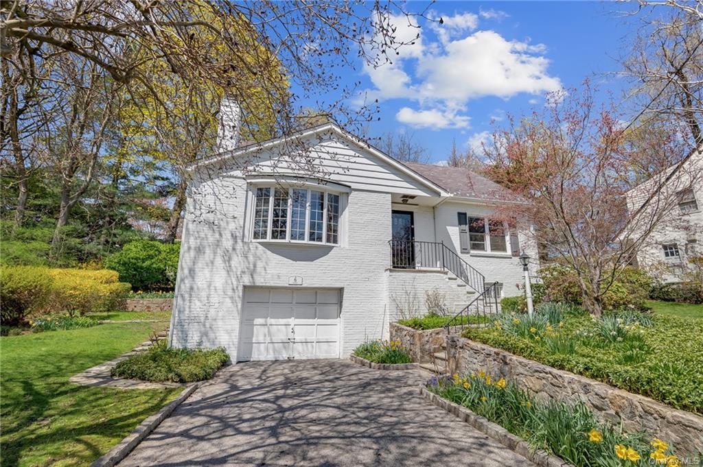 6 Wildway, Bronxville, NY 10708 Compass