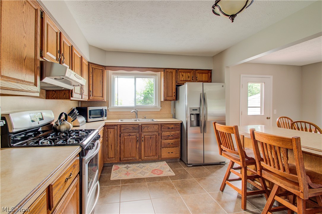 4558 Burkey Road Youngstown, OH 44515 - Photo 2 of 20 Gallery Image 2