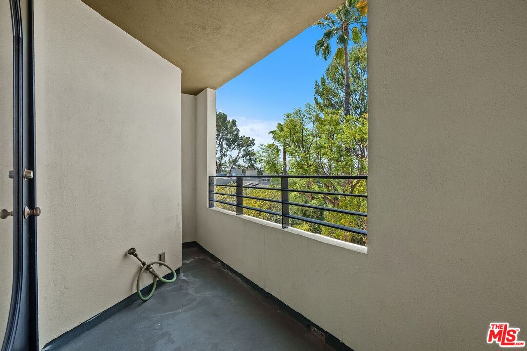 3023 Berkeley Avenue, Unit 8 Los Angeles, CA 90026 - Photo 12 of 38