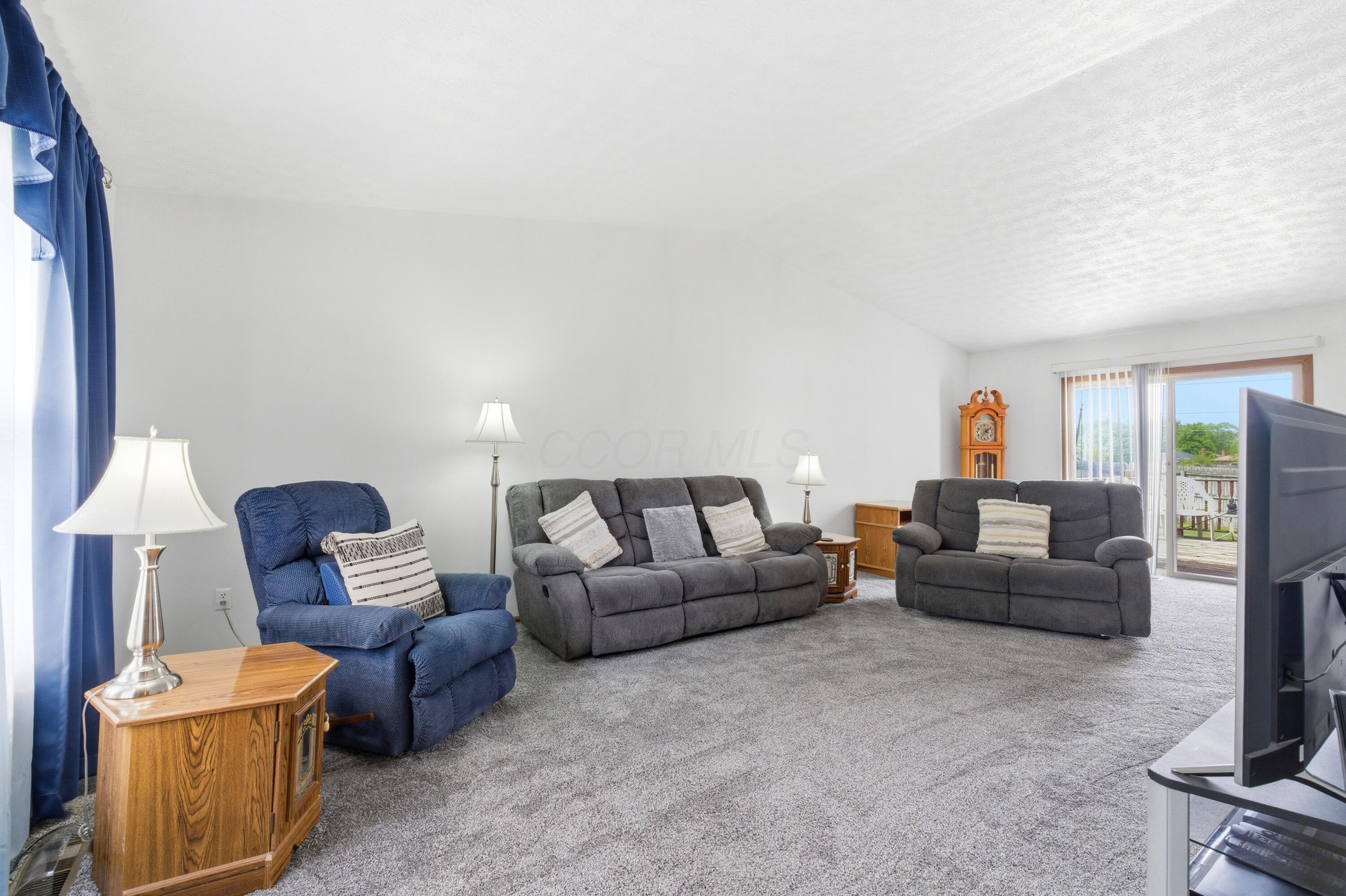 2742 Woodcroft Road Columbus, OH 43204 - Photo 5 of 38
