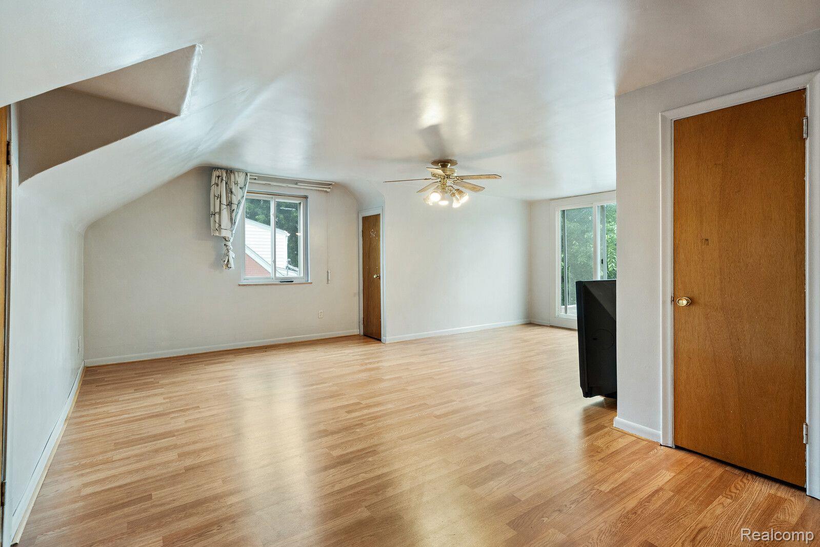 8436 Harding Street Center Line, MI 48015 - Photo 19 of 37 Gallery Image 19