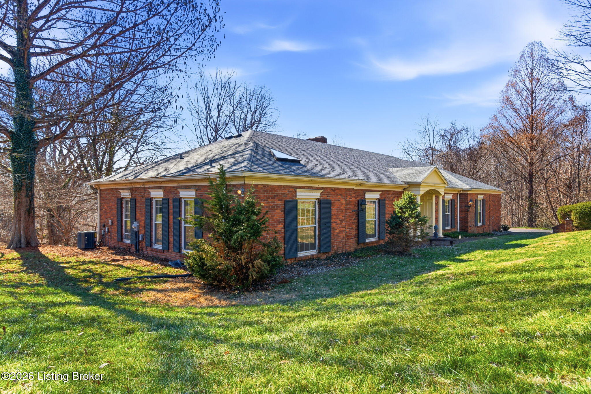 2778 Maple Road Louisville, KY 40205 - Photo 3 of 62 4