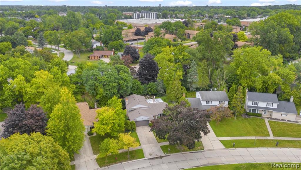 29994 Rambling Road Southfield, MI 48076 - Photo 35 of 44 Gallery Image 35