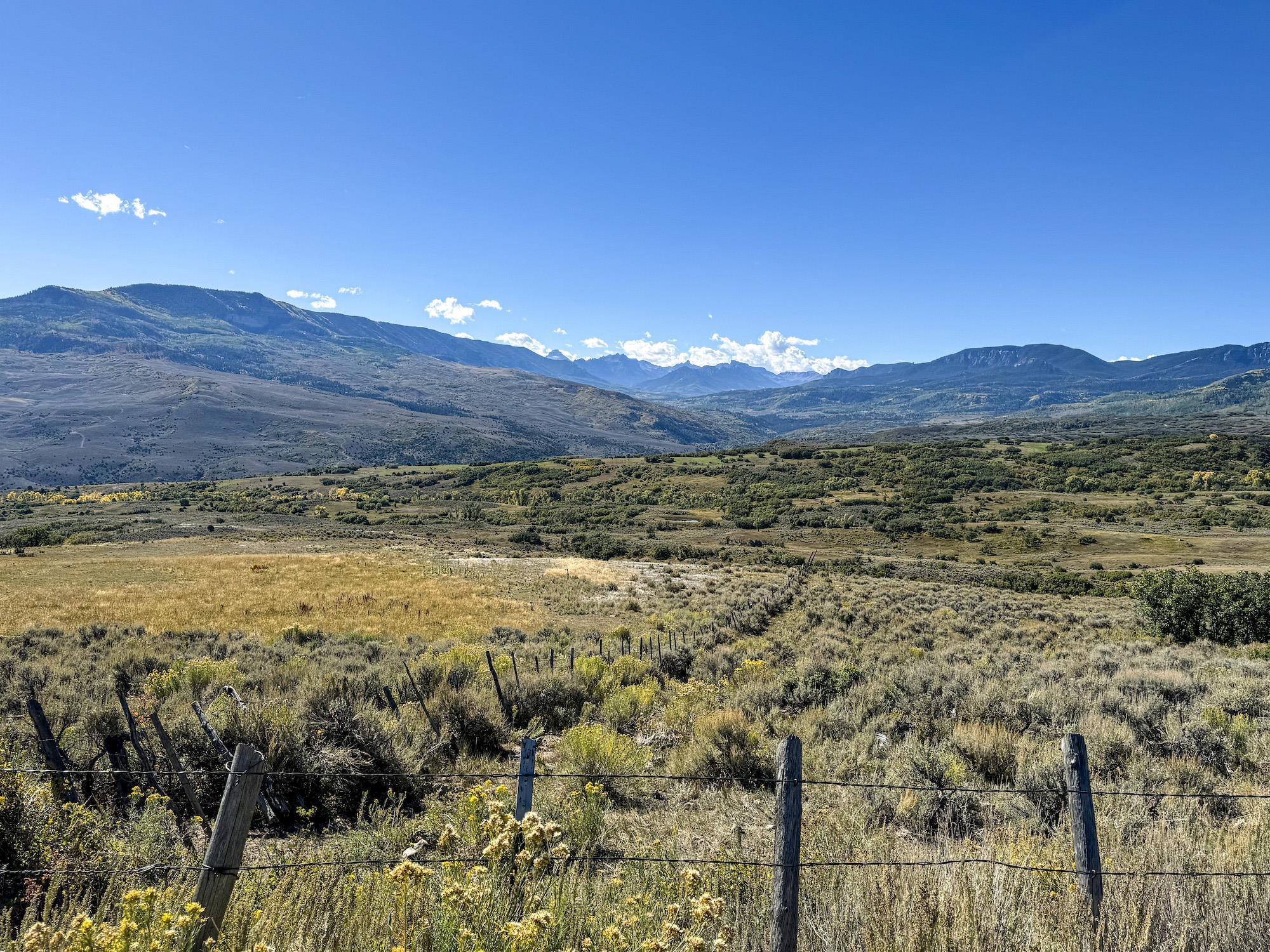 22000 P77 Road Montrose, CO 81403 - Photo 21 of 37 a view of an ocean from a yard