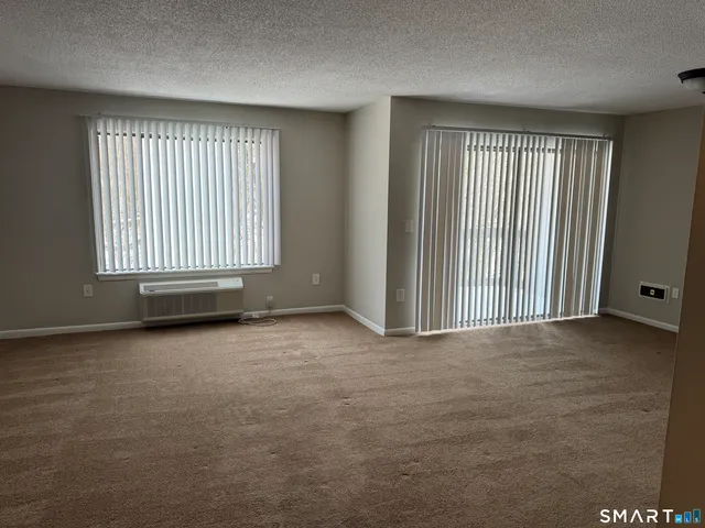 $2,000 | 175 Mill Pond Road, Unit 324, Hamden, CT 06514