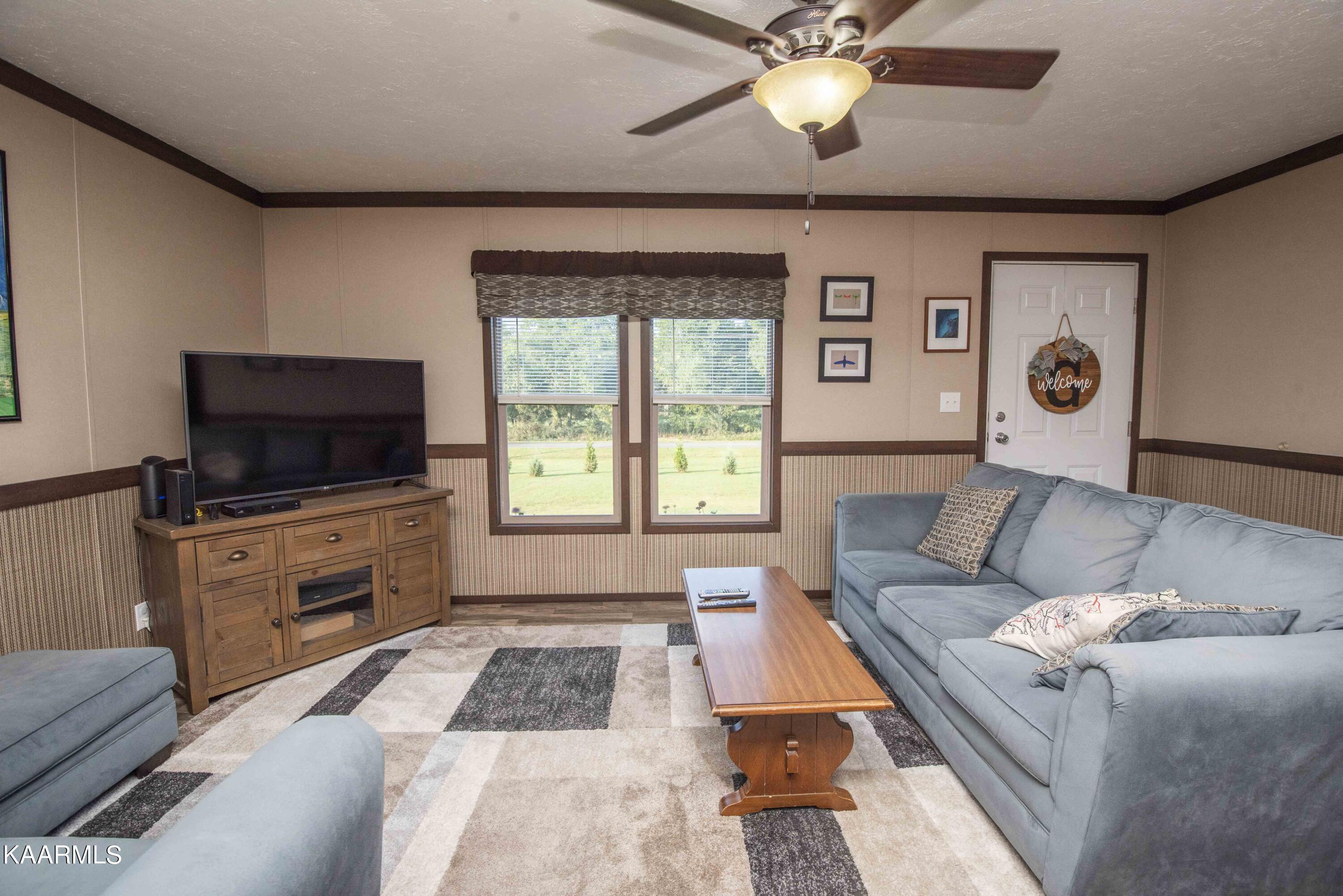 860 Loudon Road Loudon, TN 37774 - Photo 4 of 43 living 3_1