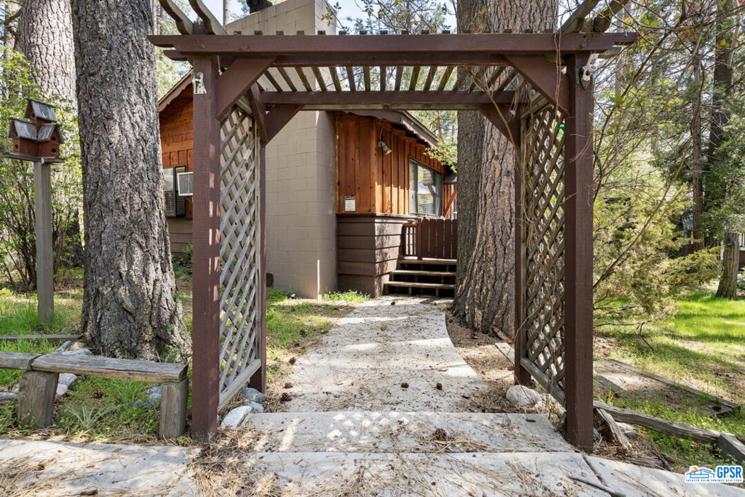 53335 Meadow Drive Idyllwild, CA 92549 - Photo 5 of 35 a view of entryway with garden