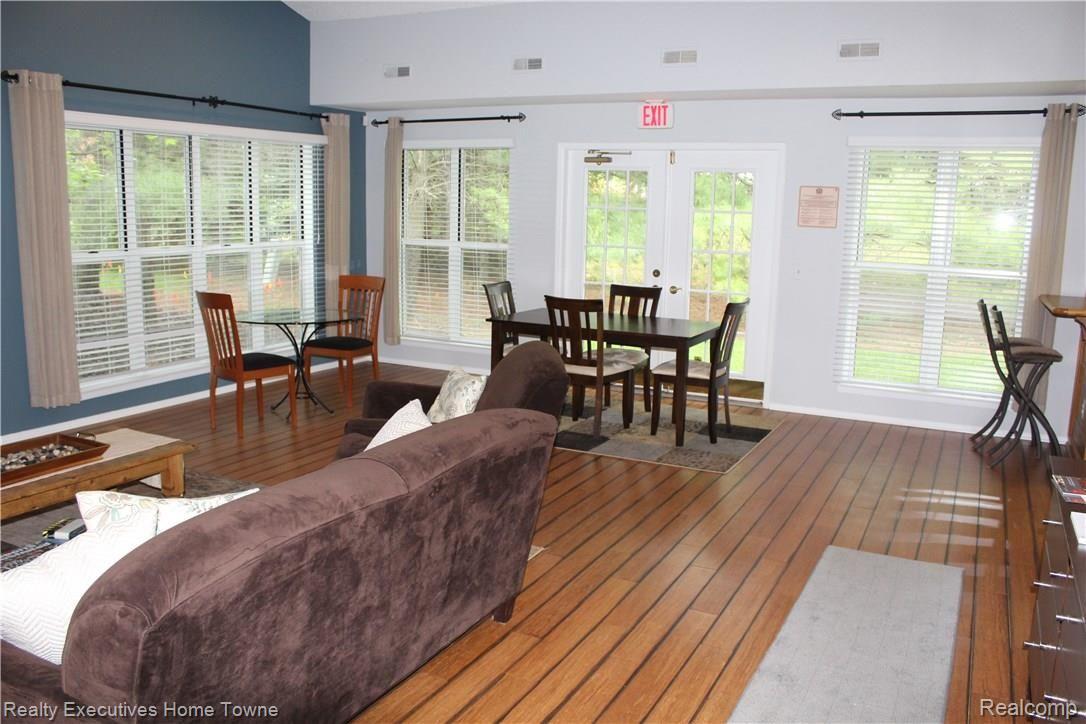 1610 O'Neil Circle Rochester, MI 48307 - Photo 38 of 49 Plenty of entertaining space!