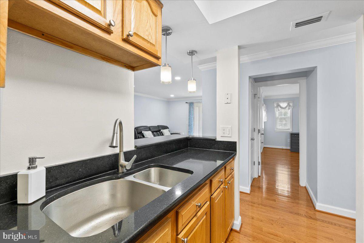14901 Rydell Road, Unit 201 Centreville, VA 20121 - Photo 11 of 30