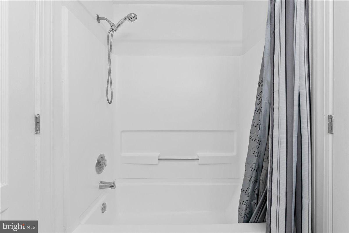 14901 Rydell Road, Unit 201 Centreville, VA 20121 - Photo 20 of 30