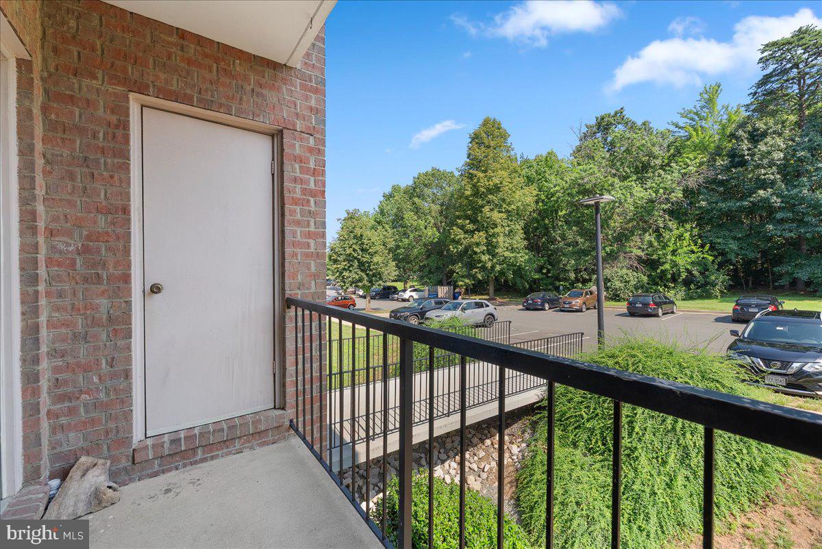 14901 Rydell Road, Unit 201 Centreville, VA 20121 - Photo 27 of 30