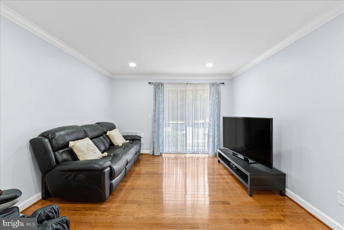 14901 Rydell Road, Unit 201 Centreville, VA 20121 - Photo 3 of 30