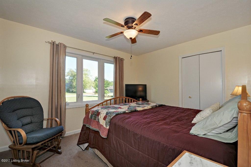 2103 Cardinal Harbour Road Prospect, KY 40059 - Photo 18 of 40 Cardinal Harbor by CWD 018 (1024x683)