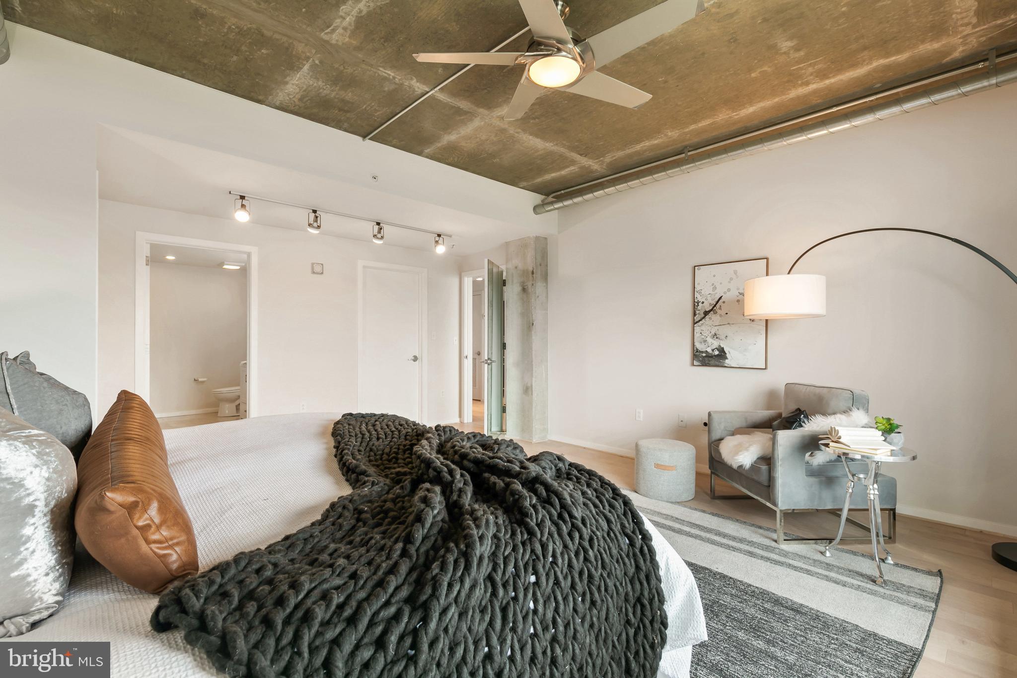 1200 Steuart Street, Unit 625 Baltimore, MD 21230 - Photo 19 of 71 ... and plenty of space.