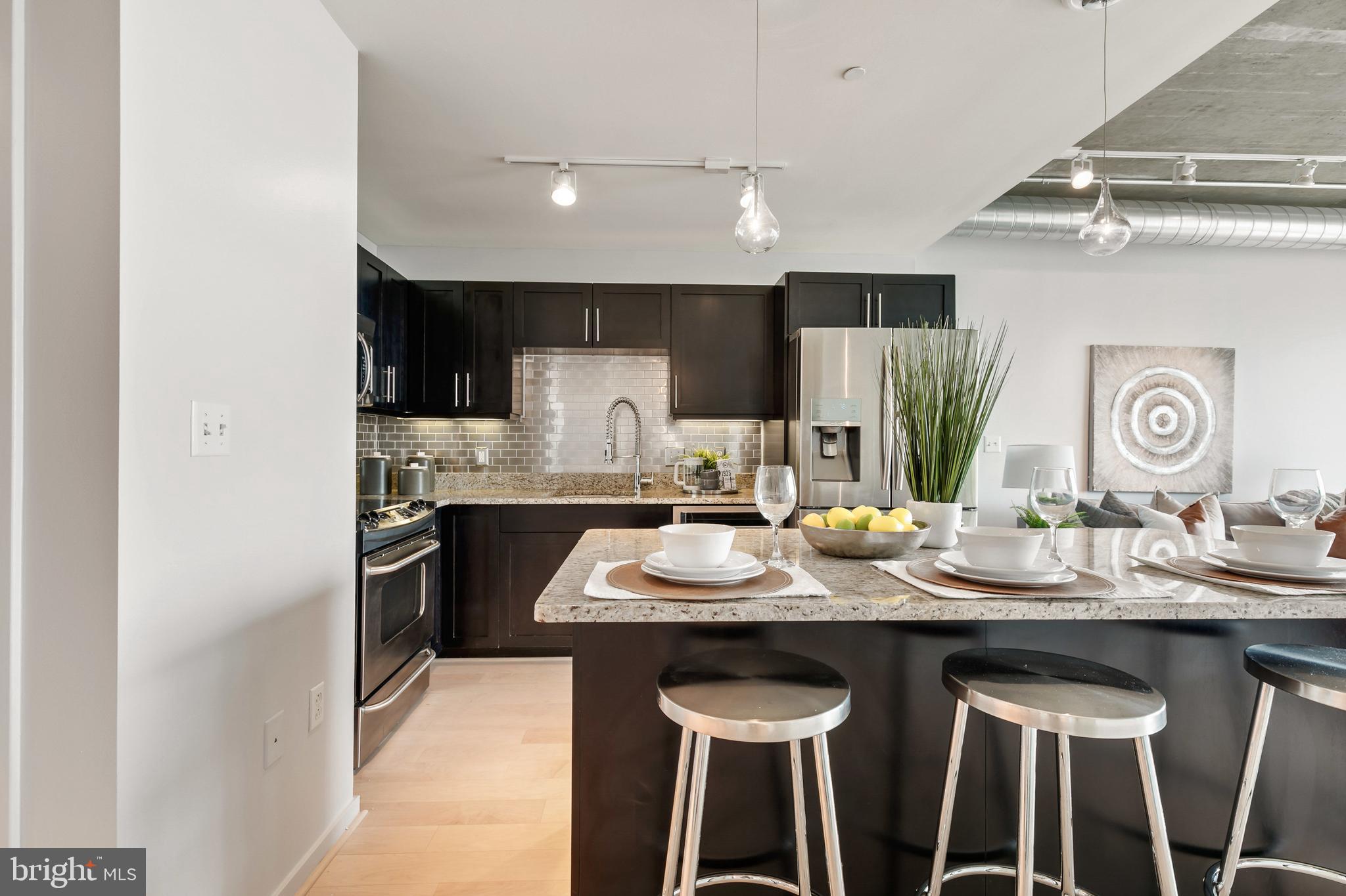 1200 Steuart Street, Unit 625 Baltimore, MD 21230 - Photo 5 of 71 Large island
