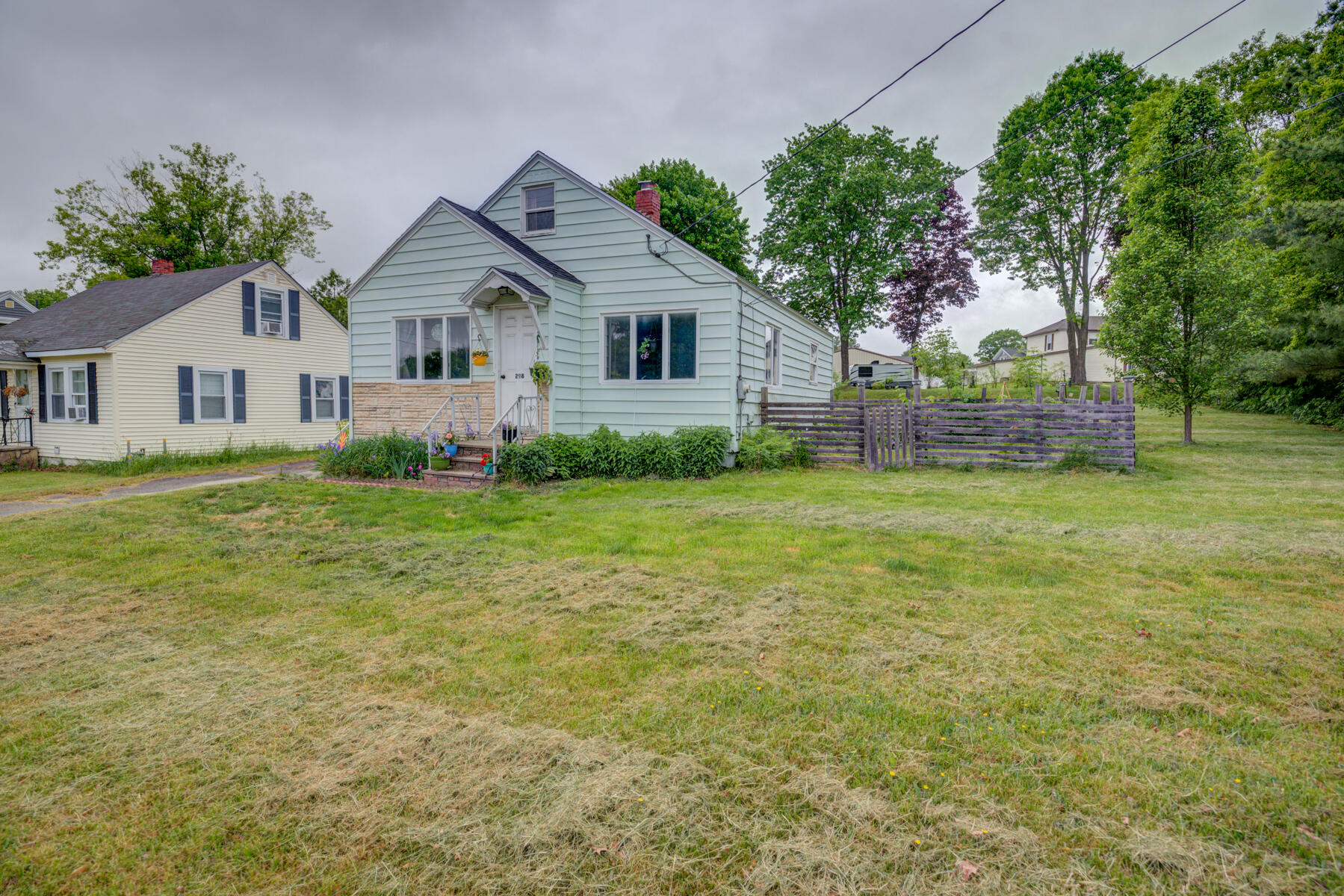 298 Pond Road Lewiston, ME 04240 - Photo 3 of 20 Exterior