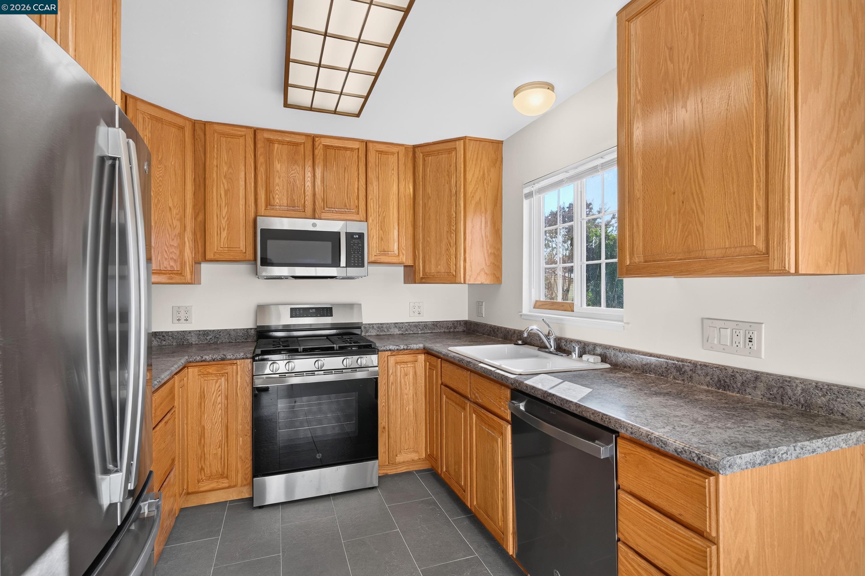 831 Fulton Way El Sobrante, CA 94803 - Photo 20 of 62