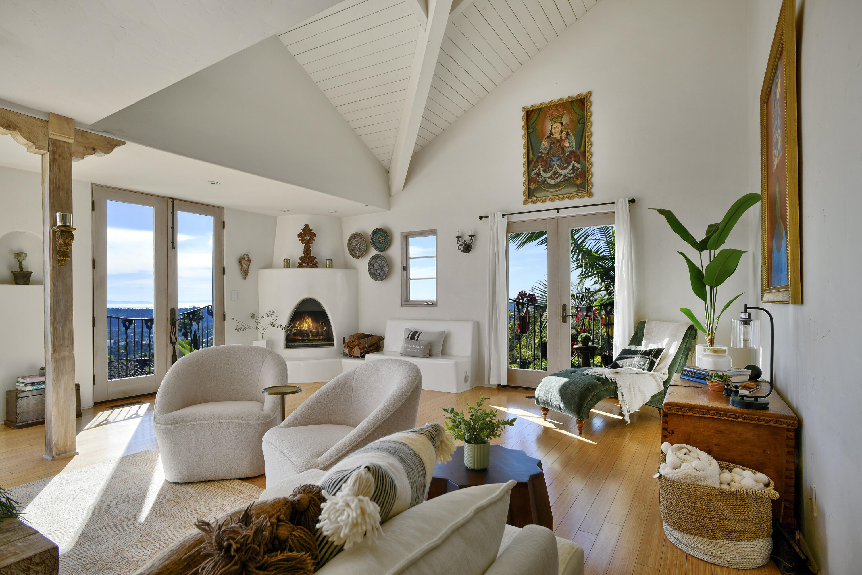 1720 Mission Ridge Road Santa Barbara, CA 93103 - Photo 17 of 24 Livingroom/Fireplace
