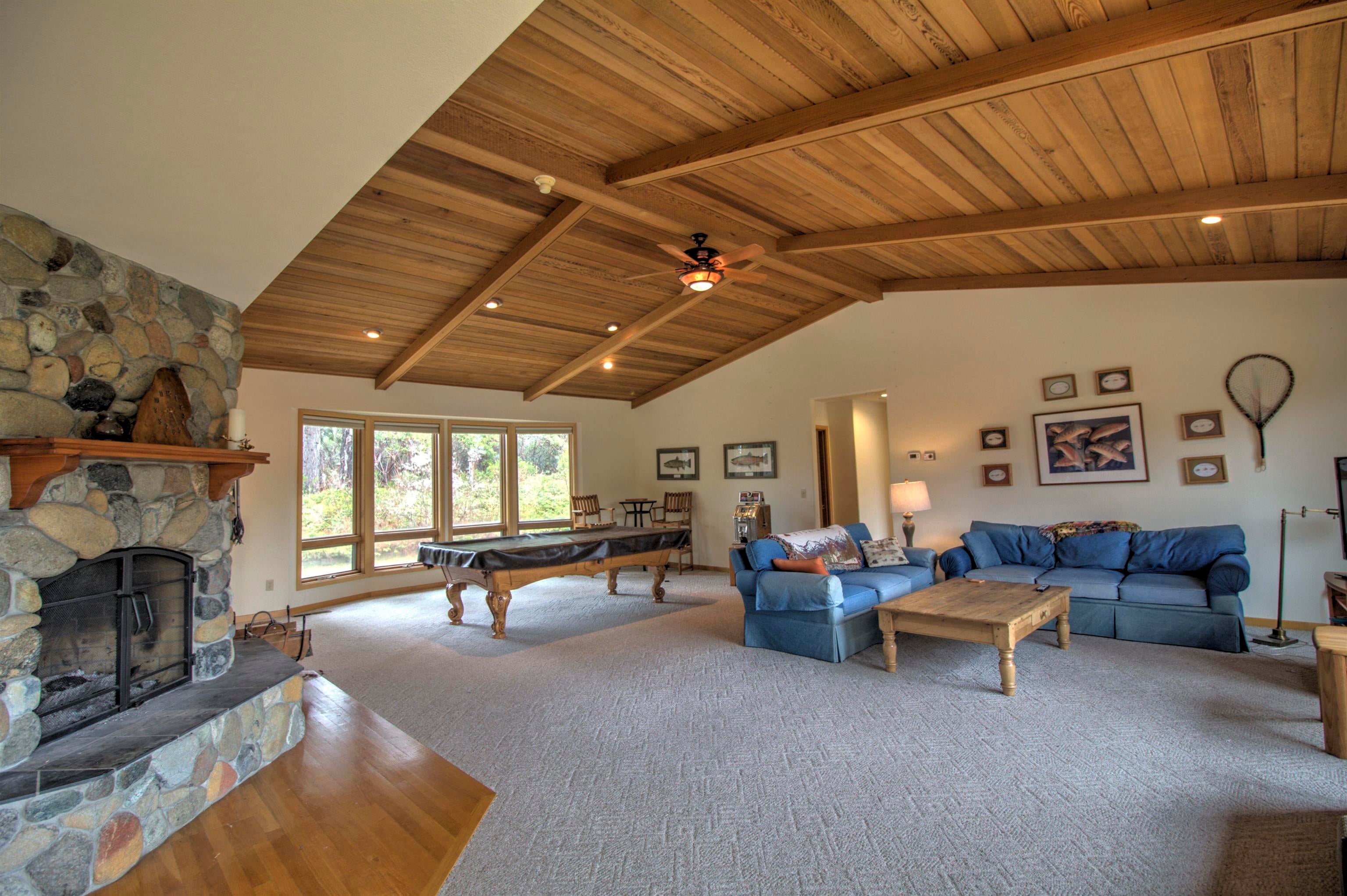 2239 Grant Road Mount Shasta, CA 96067 - Photo 4 of 29 Gallery Image 4