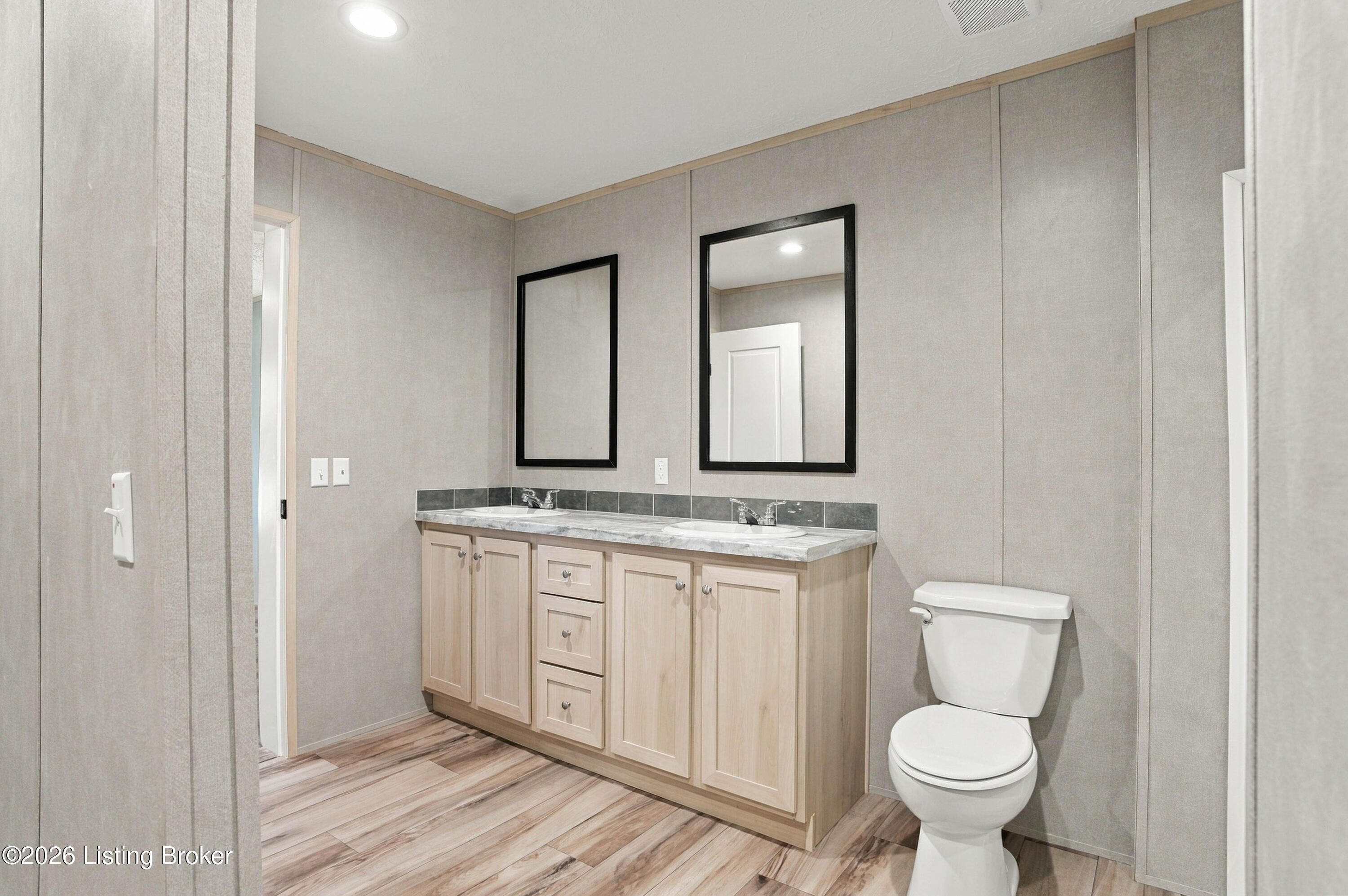 4489 Berrytown Road Rineyville, KY 40162 - Photo 21 of 39 21 - Primary Bath