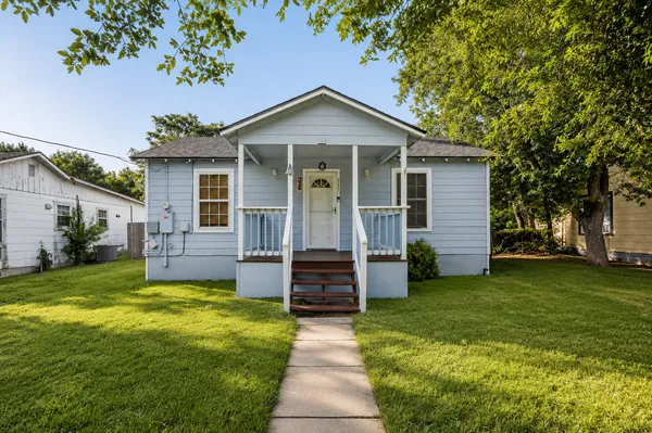 $215,000 | 515 Wyeth Street, Taylor, TX 76574