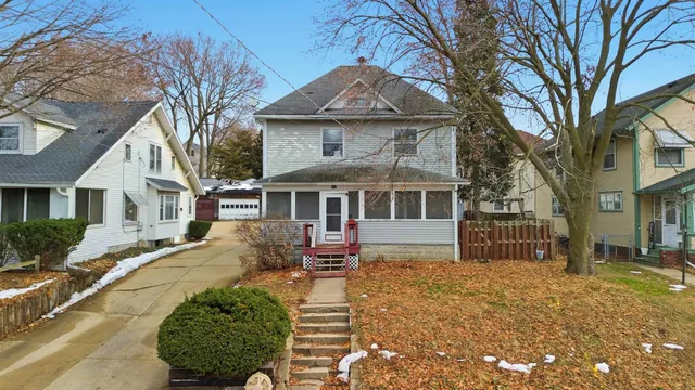 $99,900 | 520 South Ottawa Avenue, Dixon, IL 61021