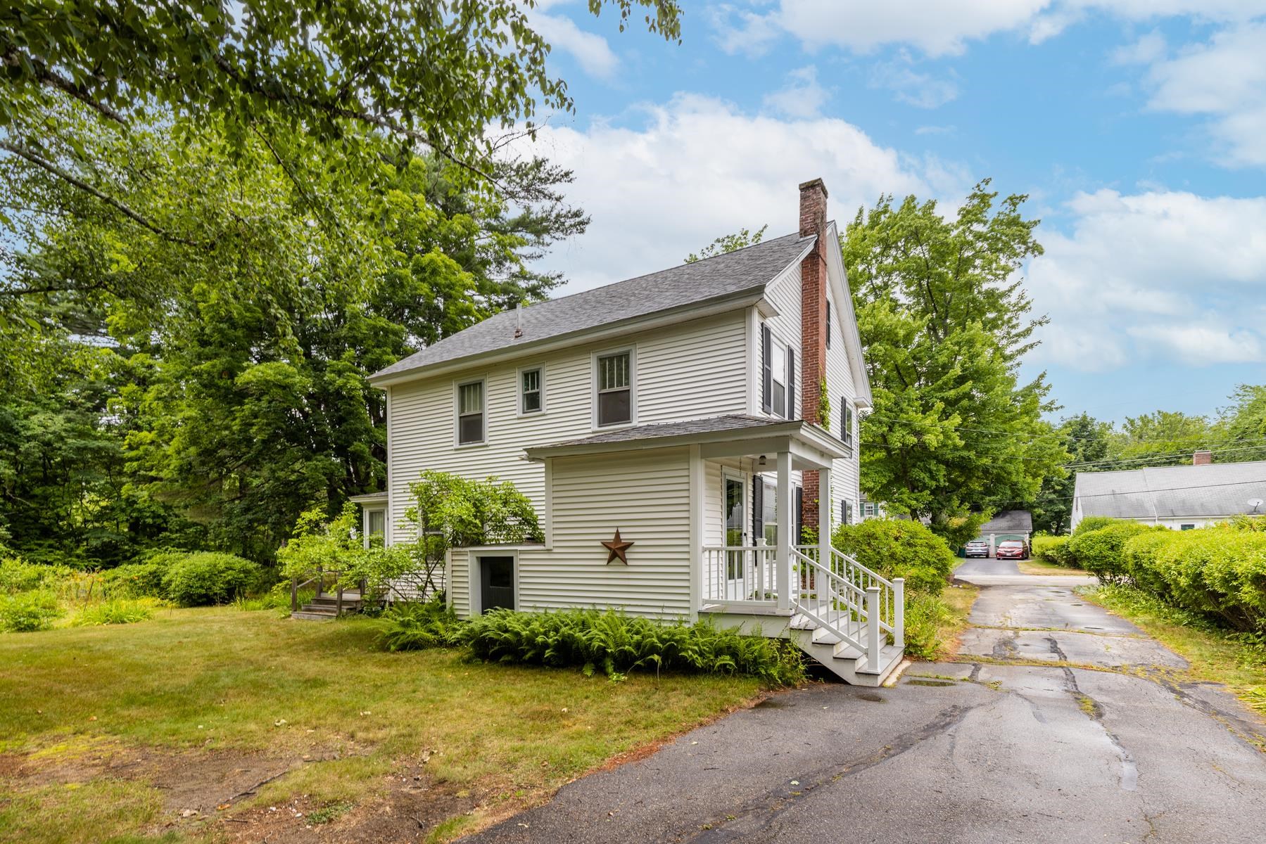 11 Copeland Drive Rochester, NH 03867 - Photo 3 of 37