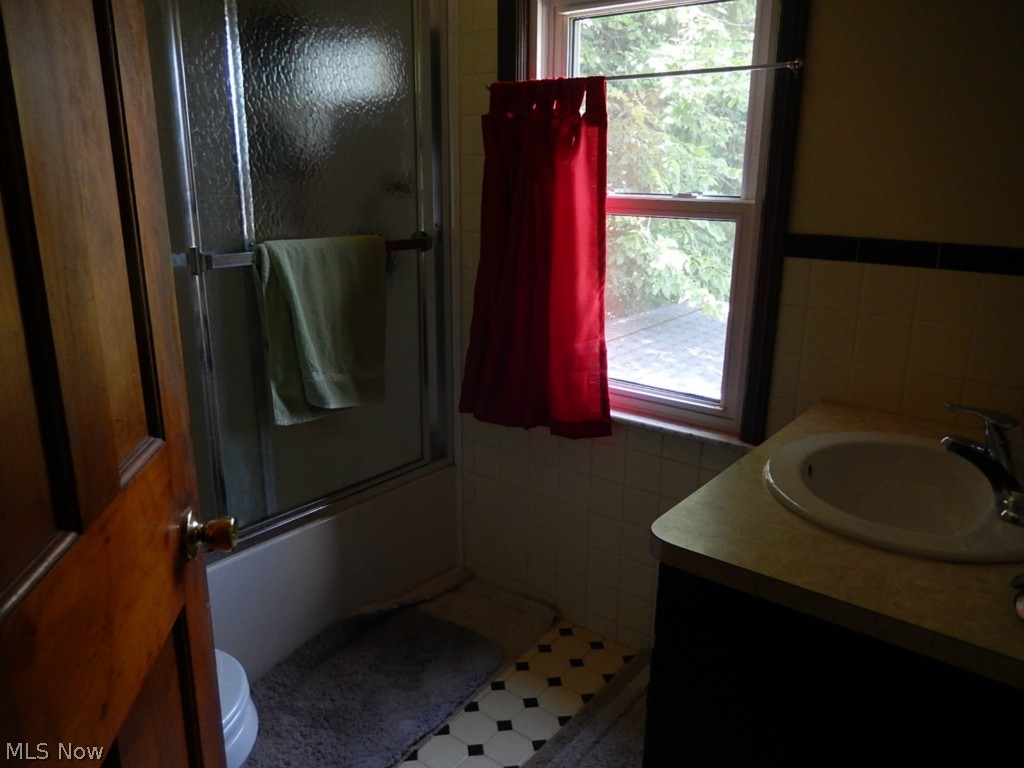 5143 Edenhurst Road Cleveland, OH 44124 - Photo 18 of 25