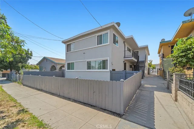 $1,059,000 | 233 West Oliver Street, San Pedro, CA 90731