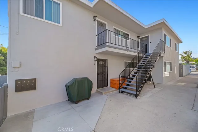 $1,059,000 | 233 West Oliver Street, San Pedro, CA 90731