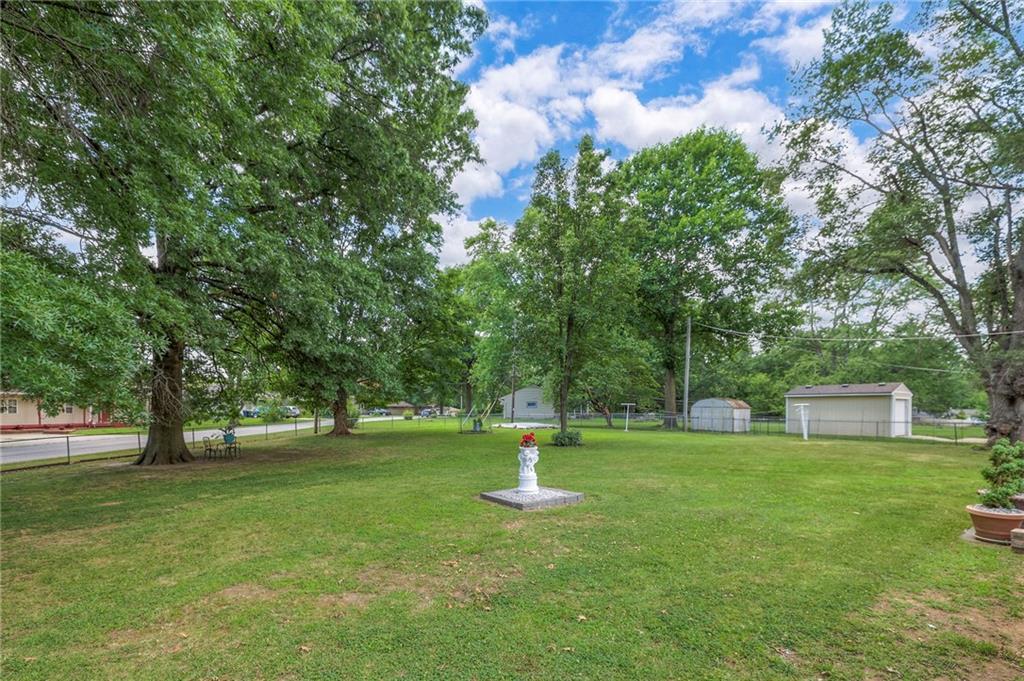 6215 Longview Road Kansas City, MO 64134 - Photo 34 of 40