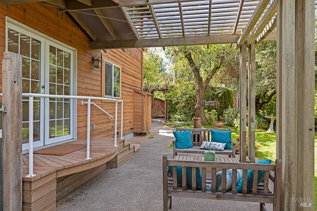 4542 Thomas Road Sebastopol, CA 95472 - Photo 8 of 60 a front view of a house with a porch