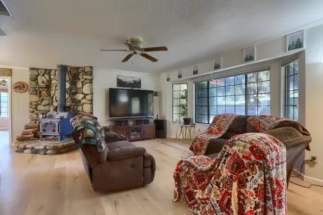 $450,000 | 5909 Evergreen Lane, Mariposa, CA 95338