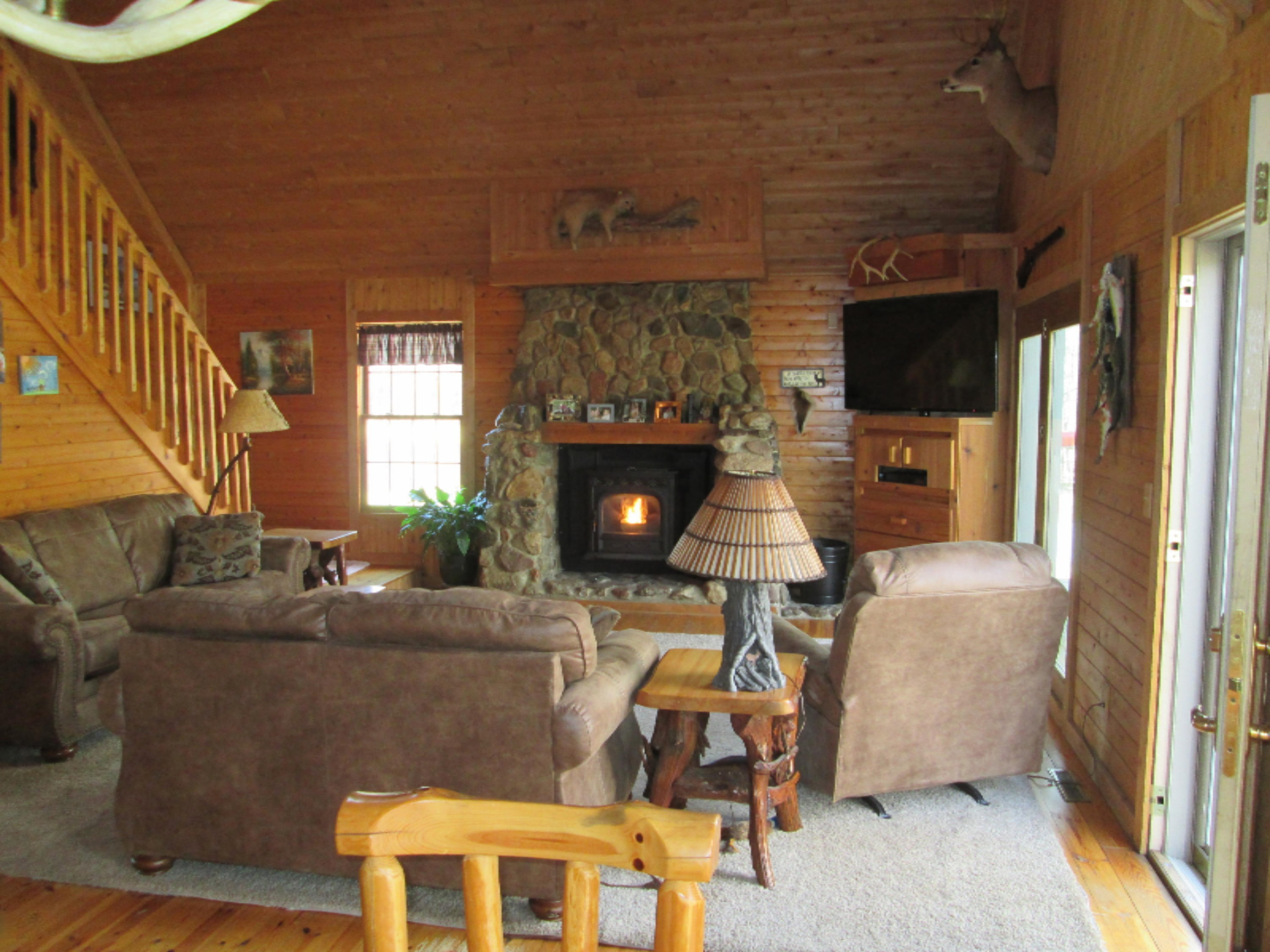 1224 Agard Road Muskegon, MI 49445 - Photo 13 of 27 Living Room