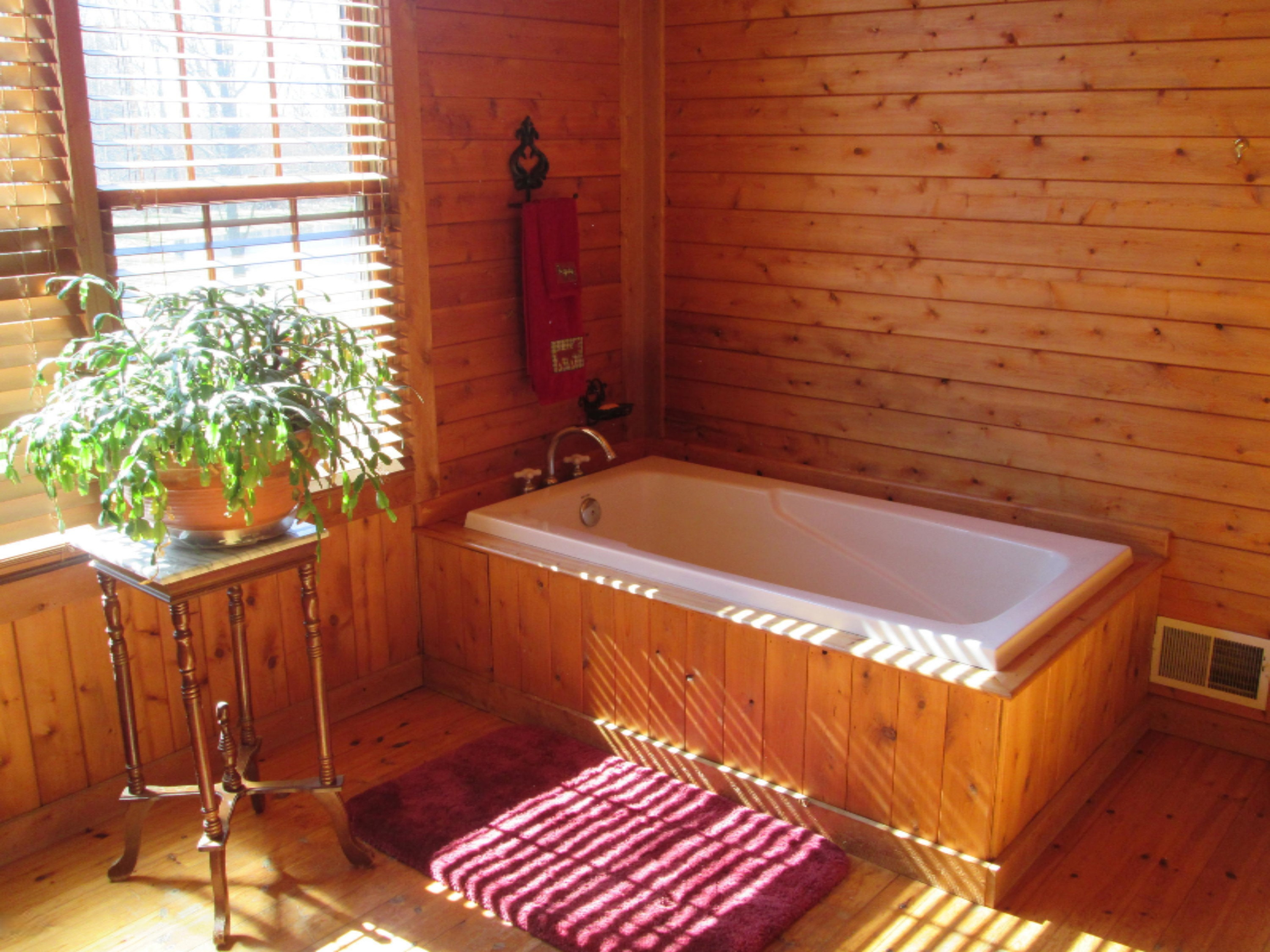 1224 Agard Road Muskegon, MI 49445 - Photo 25 of 27 Upper Bath (2)