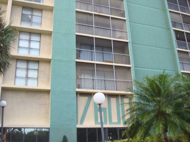 17600 North Bay Road, Unit 606 Sunny Isles Beach, FL 33160 - Photo 1 of 10 Primary Photo